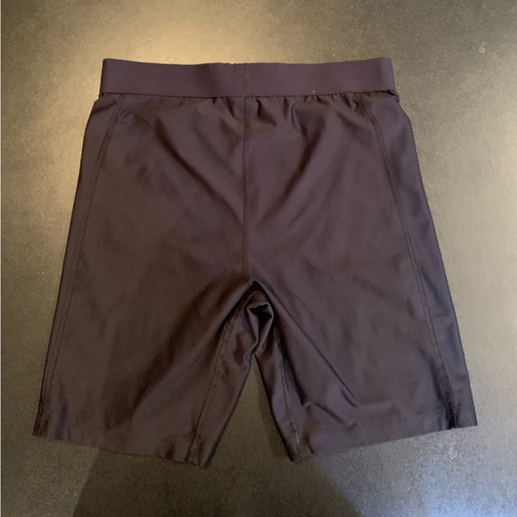 Under armour bike shorts 6” - Picture 2 of 2